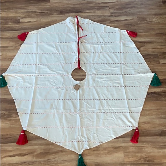 Mud Pie Red and Green Tassel Tree Skirt - Picture 2 of 16